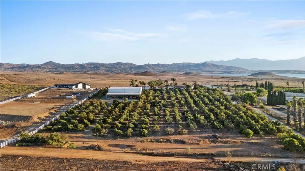 17850 Vista Del Lago Dr, Riverside, California 92503 home-pic-43